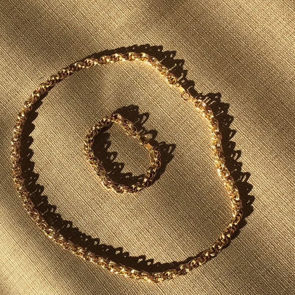 Vintage Trifari necklace and bracelet EUC